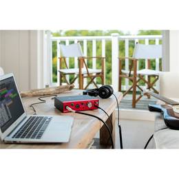 26-focusrite-clarett-2pre-gfo02001223_5 (miniatura)