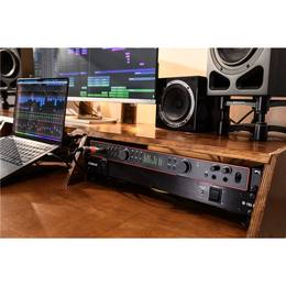 26-focusrite-scarlett-18i20-4th-gen-gfo02001241_7 (miniatura)